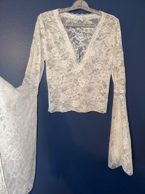 ROMWE Cream Lace V-Neck Bell Sleeve Blouse